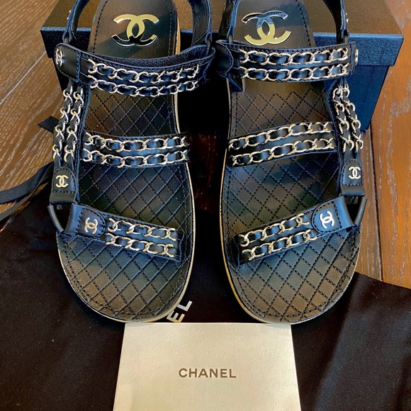 💓Sold💓Chanel Chain Plain Leather Sandals - Picture 2 of 11